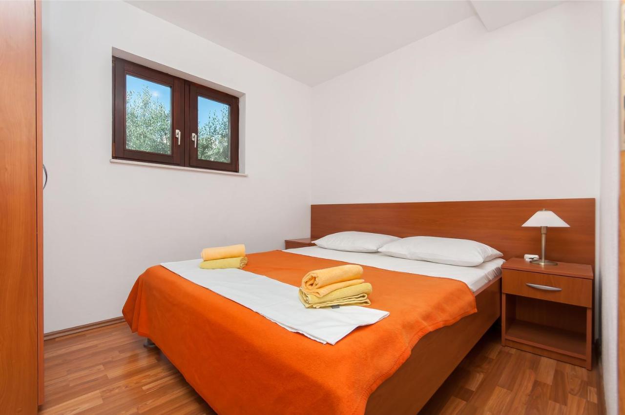 Apartments Ricina Dugi Rat Kültér fotó